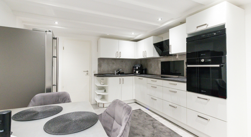 hochwertige Einbauküche 