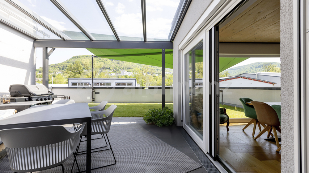 überdachte Dachterrasse