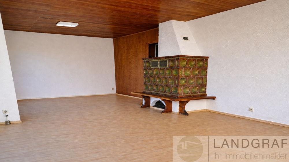 Wohnzimmer mit Kachelofen