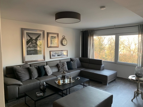 Wohnbereich mit Balkonzugang