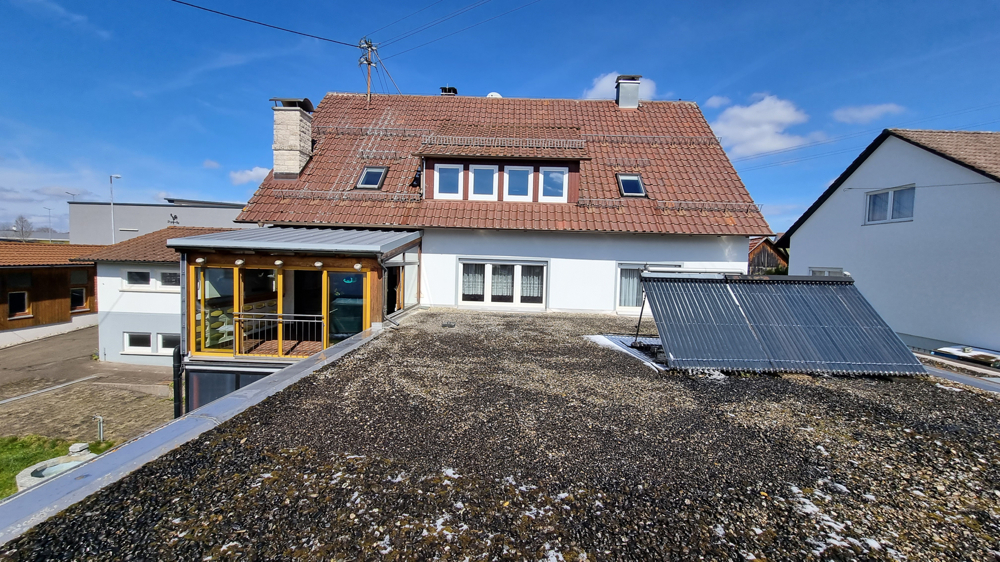 Solaranlage auf dem Hallendach