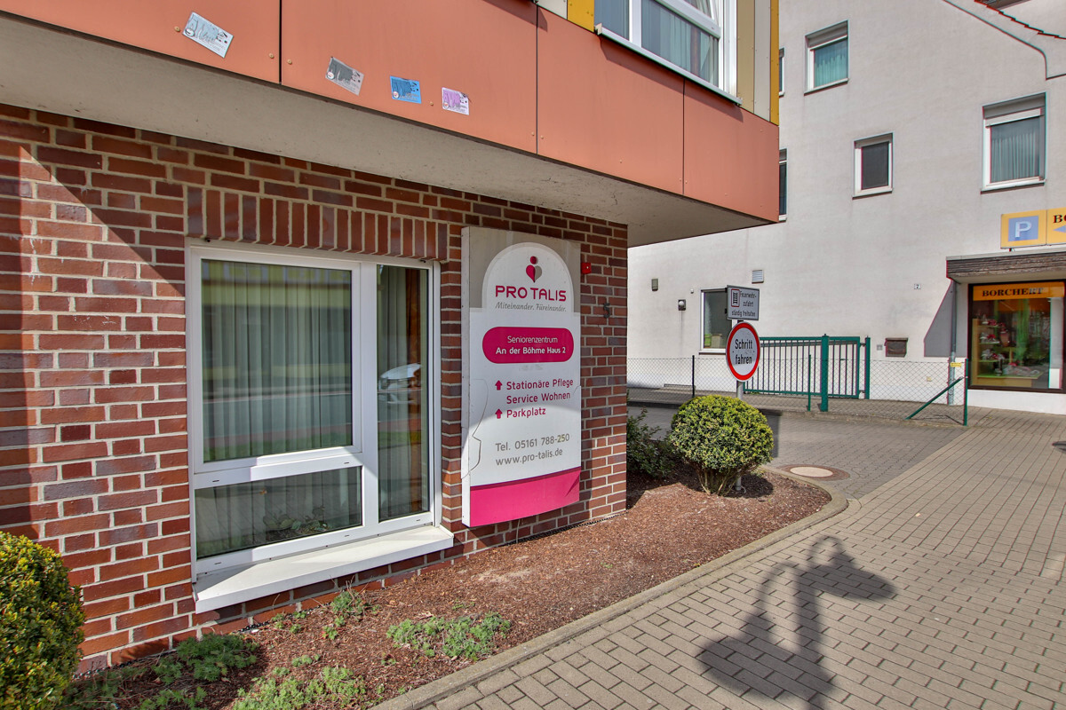 Eingangsbereich von der Straße