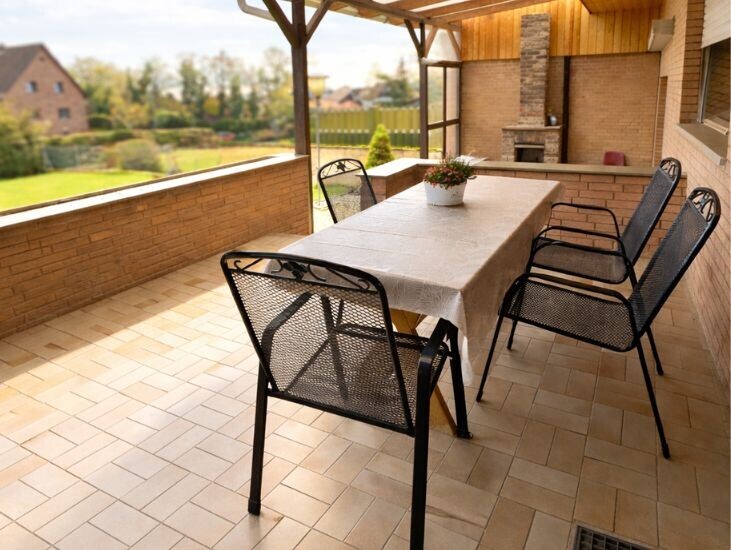 überdachte Terrasse