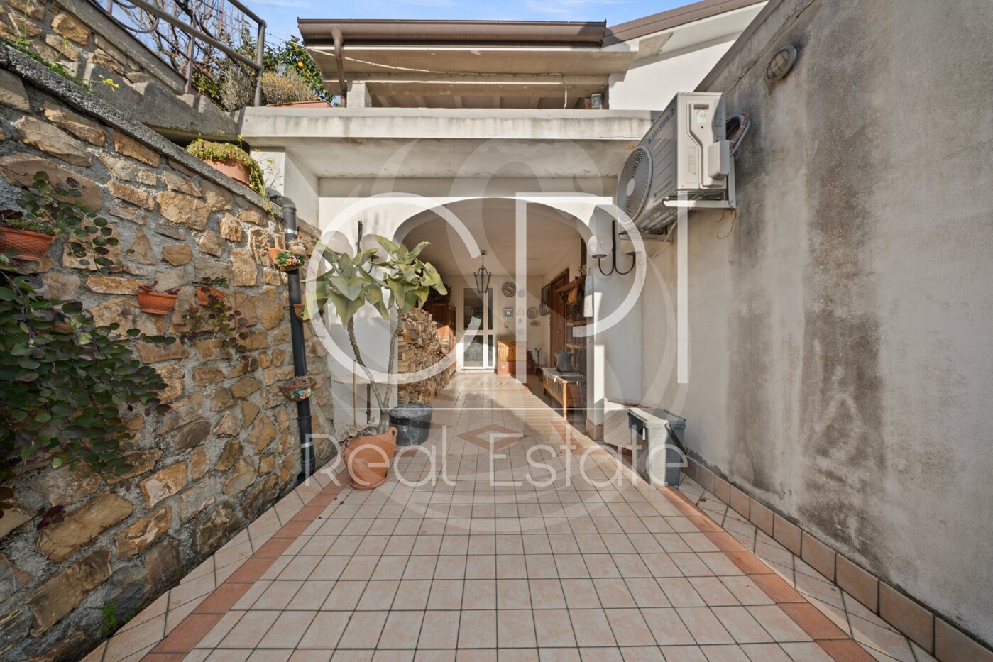 c2985219-c120-402b-9668-bfa00264040e