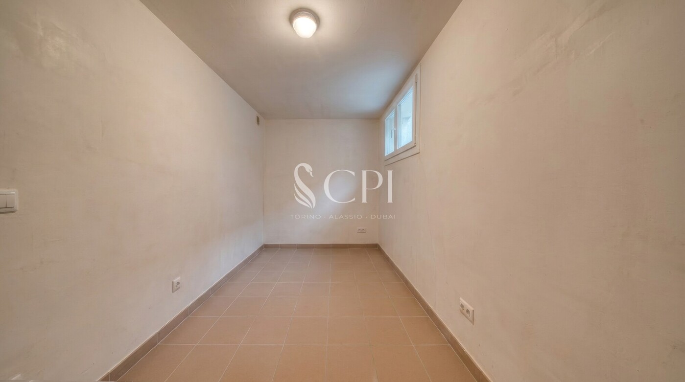 Decluttered Cellar Wine Storage Room Topaz Gigapixel 4x - Scala