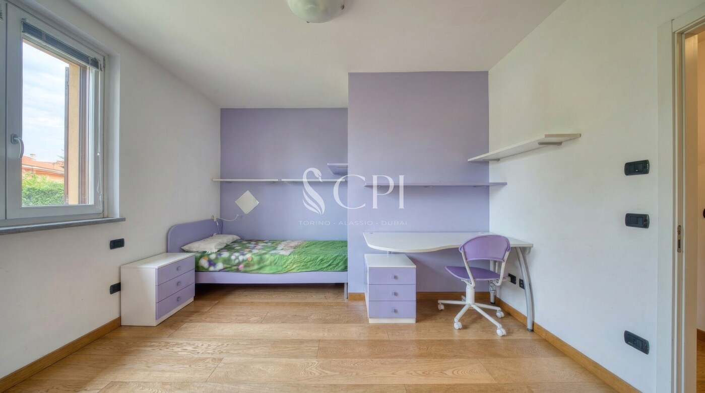 Light Decluttered Purple Children's Room - View 4 Topaz Gigapixel 4x - Scala
