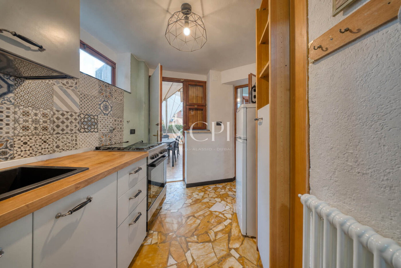 DSC09717_HDR_zona_pranzo_esterna_decluttering_light