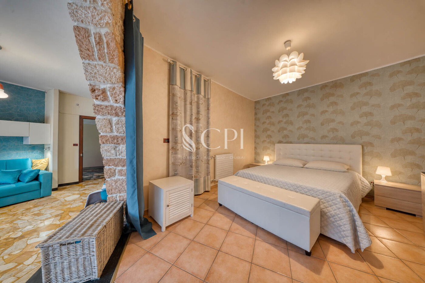DSC09782_HDR_camera_principale_decluttering_light