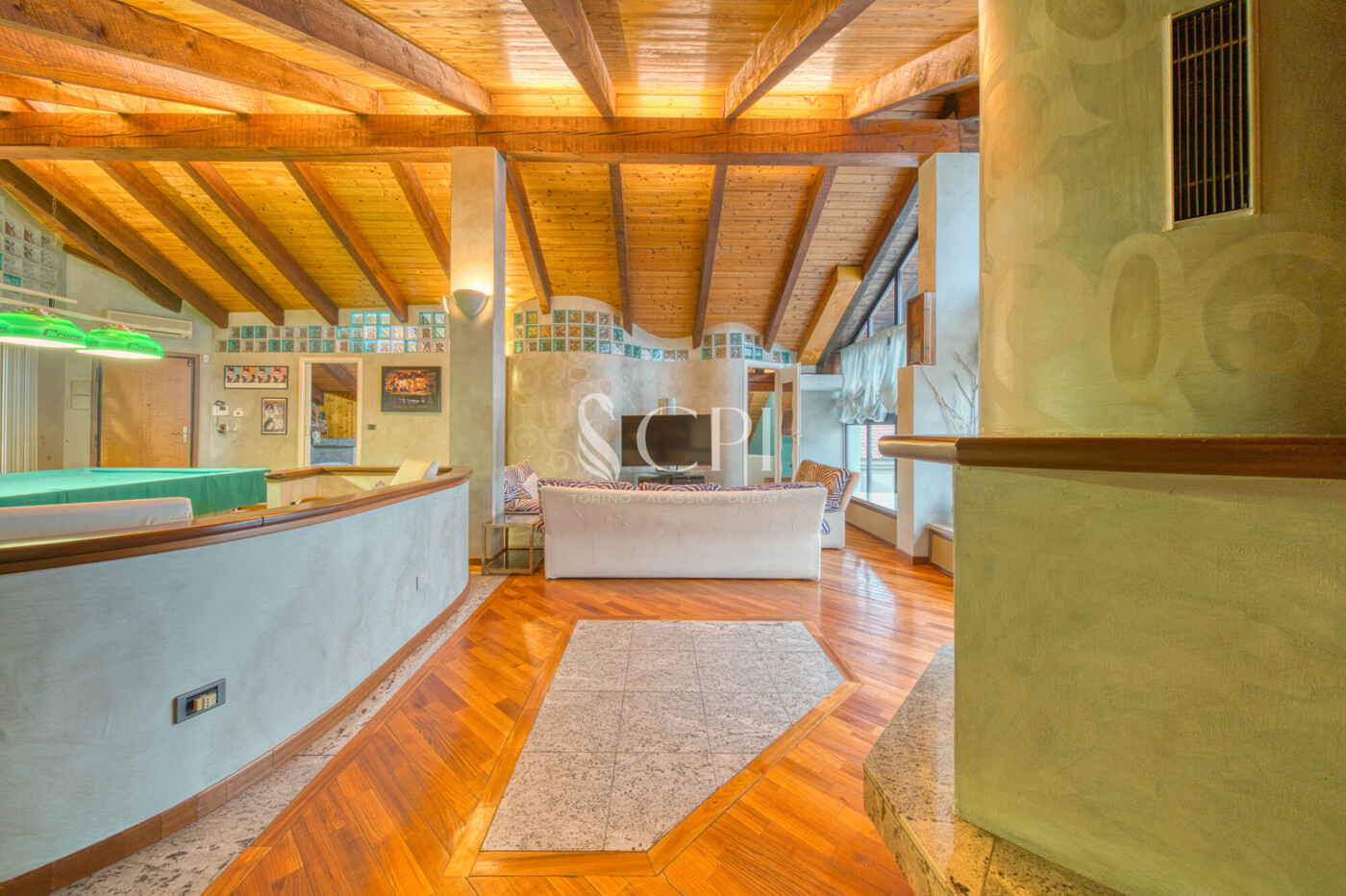 DSC09897_HDR 2