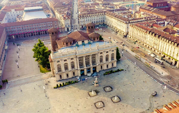 piazza-castello-torino-1.jpg