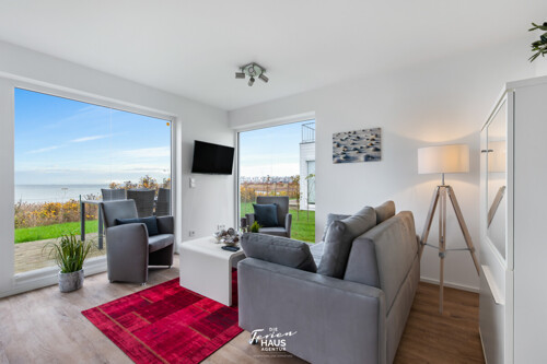 und großer Terrasse 