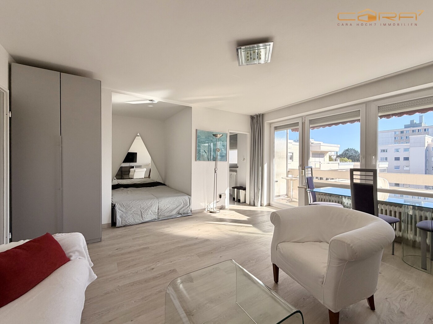 Wohnzimmer mit Schlafzimmer