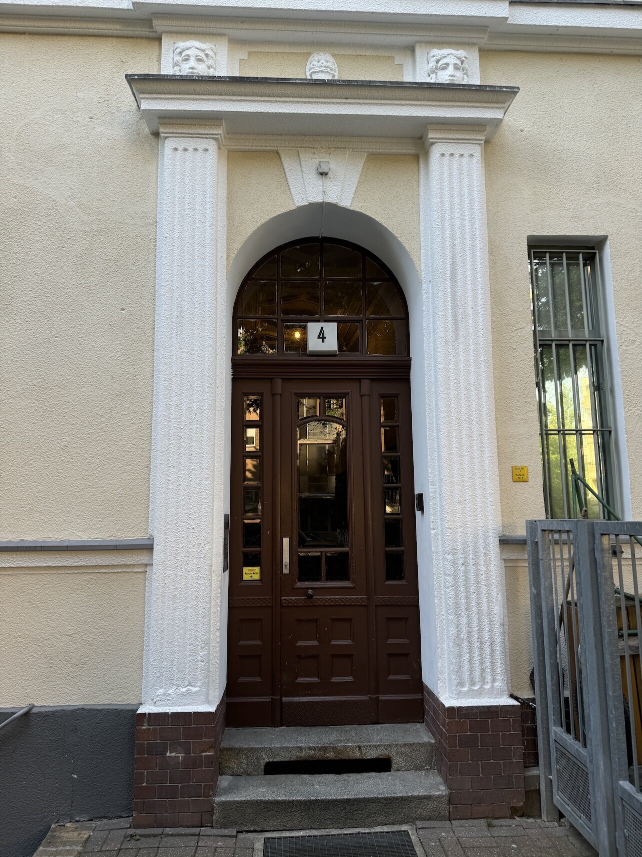 Die Nr. 4