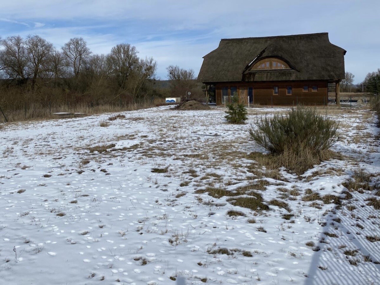 Das Haus und Grundstück