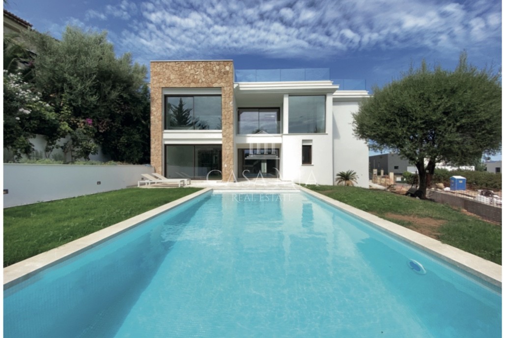 Refurbished luxury villa in prime location, Santa Ponsa