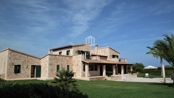 Stylish natural stone finca with pool and privacy, Cala Llombards