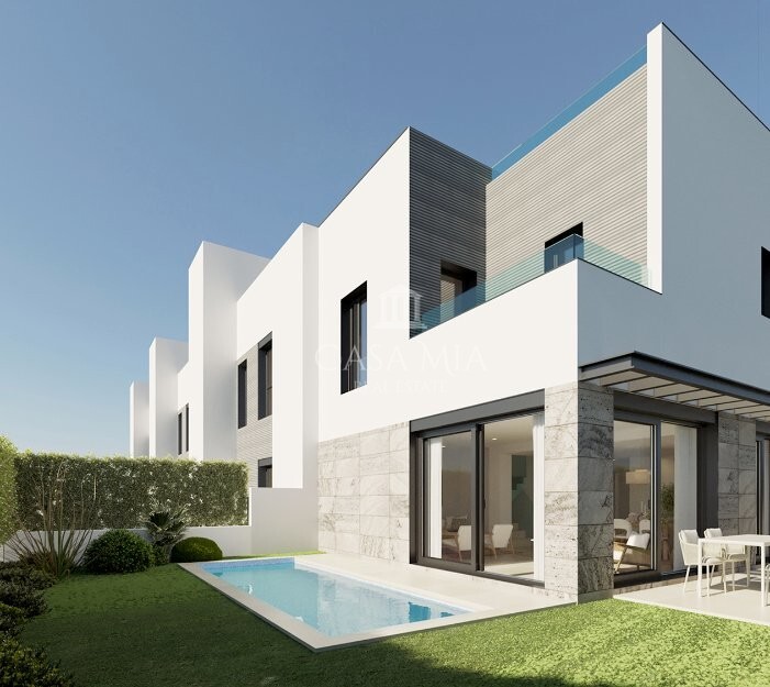 New construction terraced corner house with pool near the playa, Palma / La Ribera