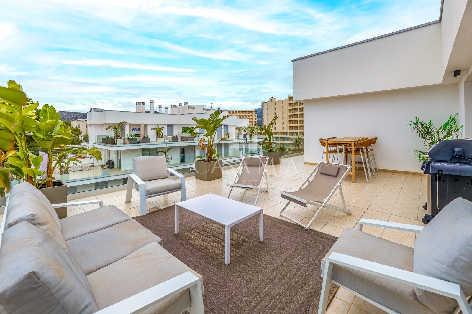 Modern penthouse in upscale complex only 2 minutes from the beach, Palmanova