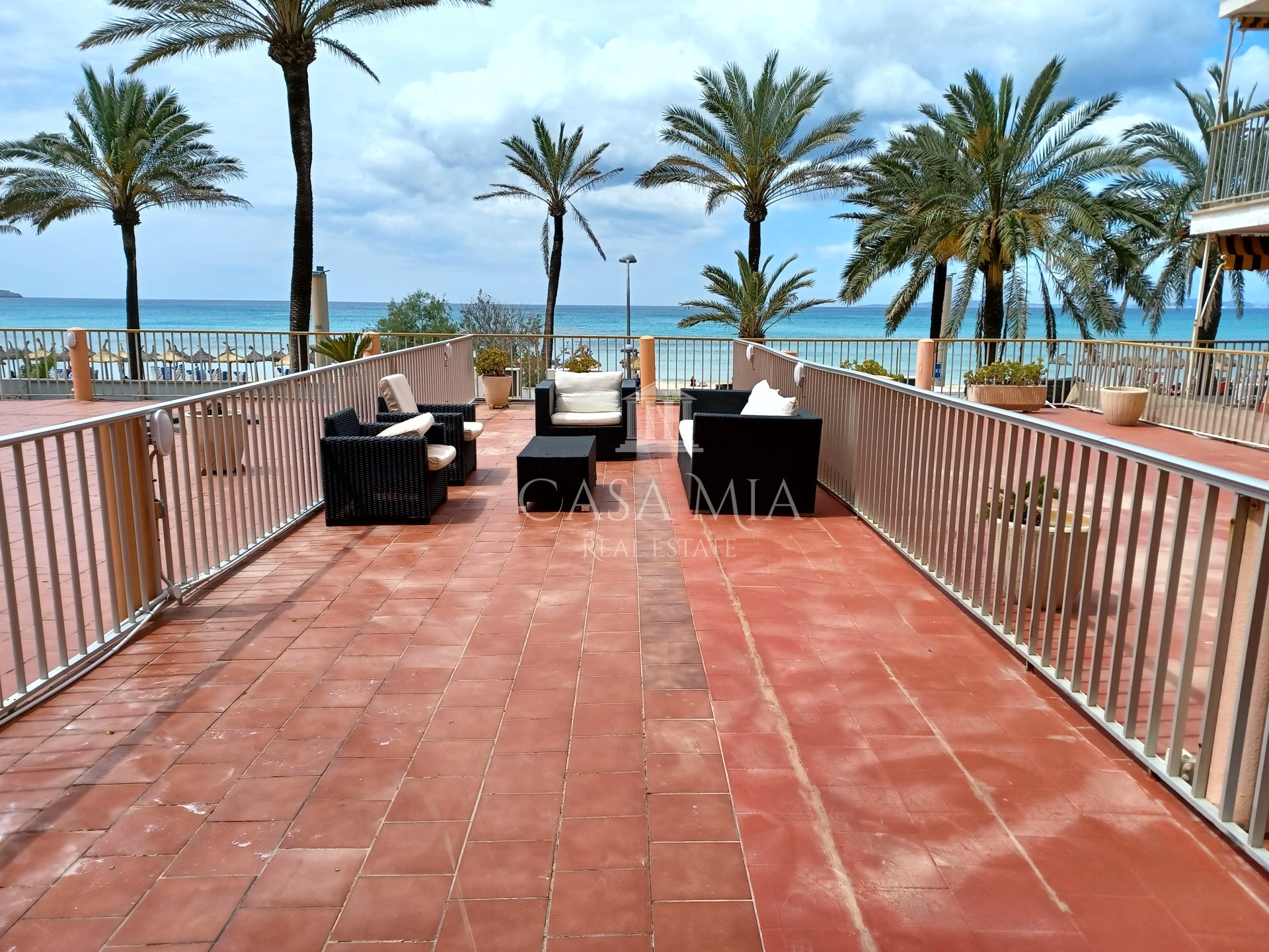 Frisch renovierte Wohnung mit Terrasse und Meerblick in erster Meereslinie, Playa de Palma