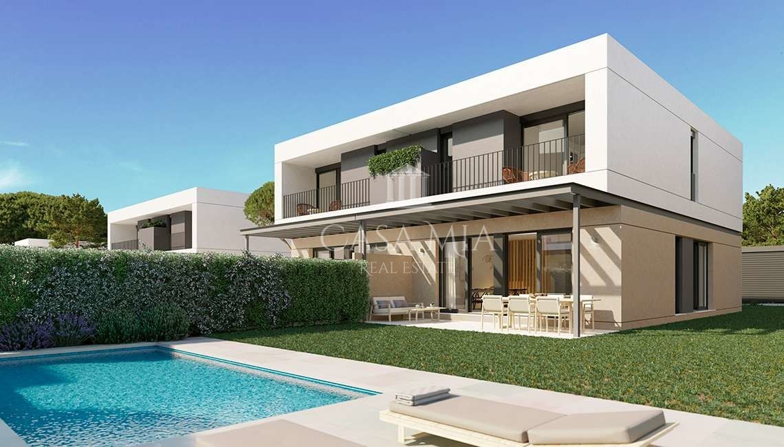Nowy dom w zabudowie bliźniaczej z basenem, Puig de Ros
