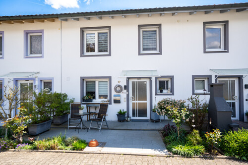 Plätzchen vor dem Haus zum Verweilen