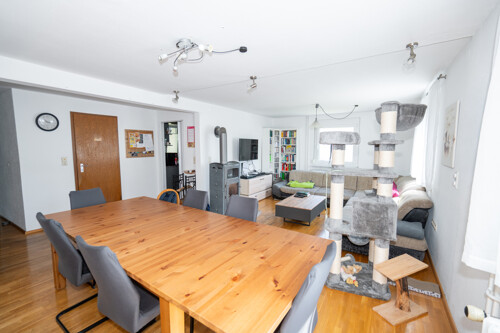 Wohn- Esszimmer mit Schwedenofen