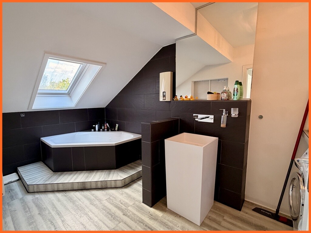 Bad mit Wanne