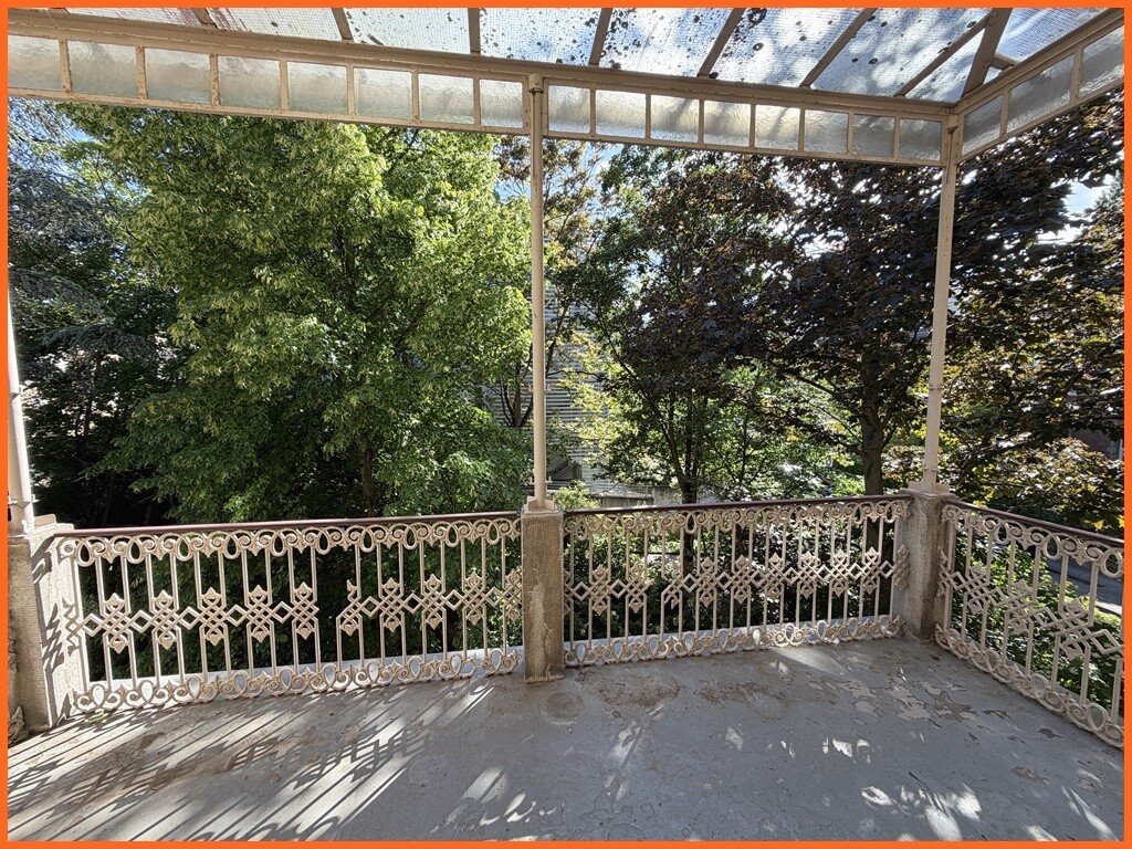 überdachte Terrasse