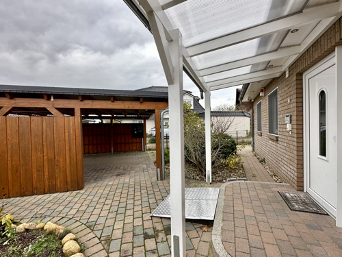 Doppelcarport mit E-Ladestation