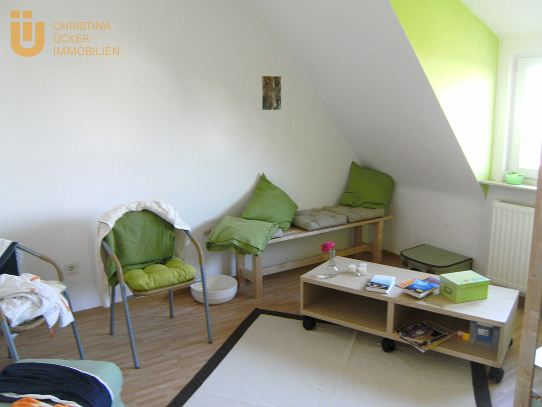 Gemütliche 3 Zimmerwohnung (DG) mit Einbauküche und Gartennutzung in Rodgau Nieder-Roden - Foto 1