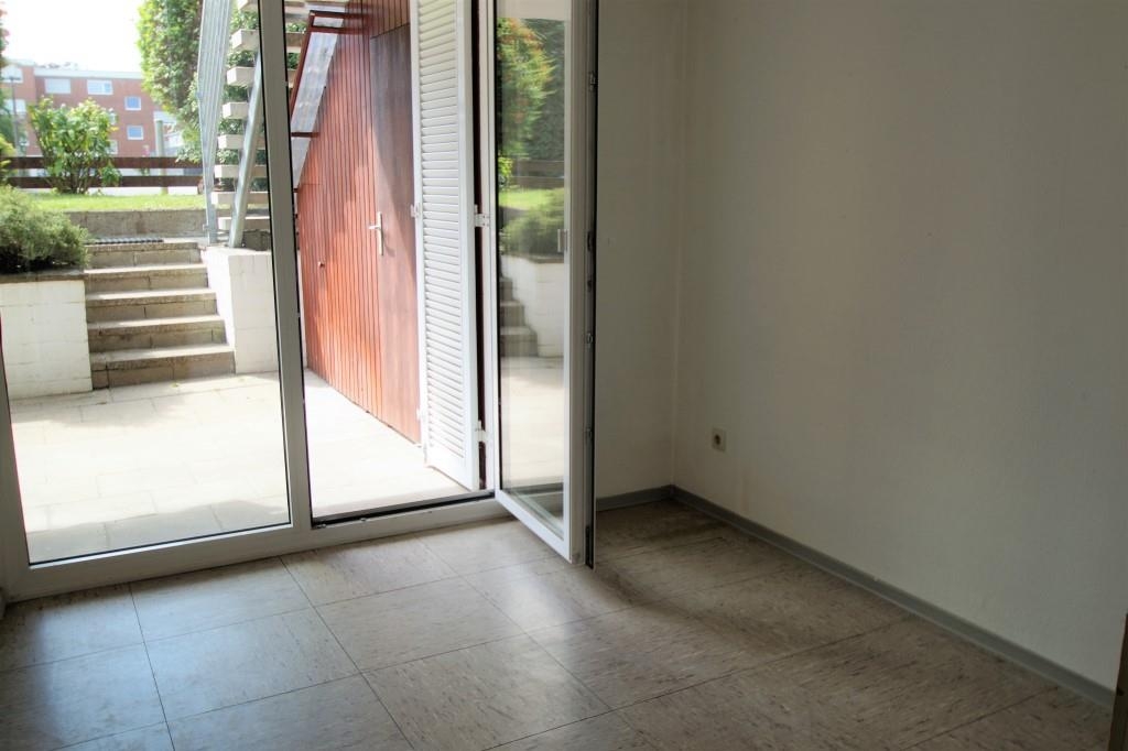 Souterrain Zimmer 1 mit Terrassenzugang