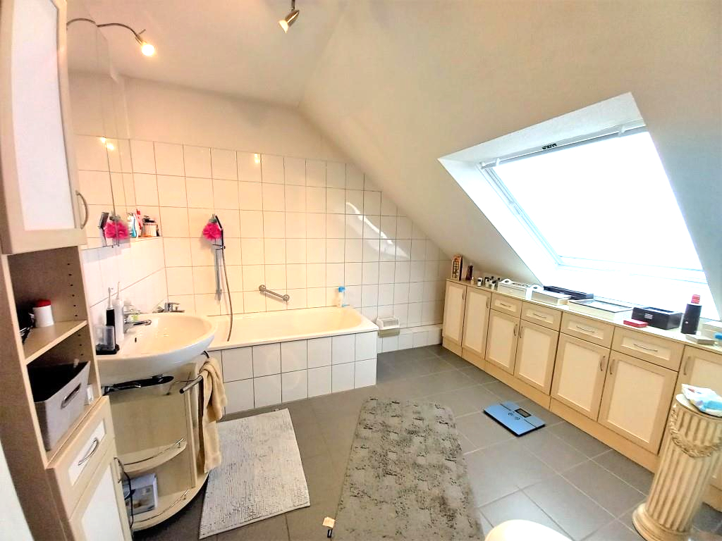Wannenbad Dachgeschoss