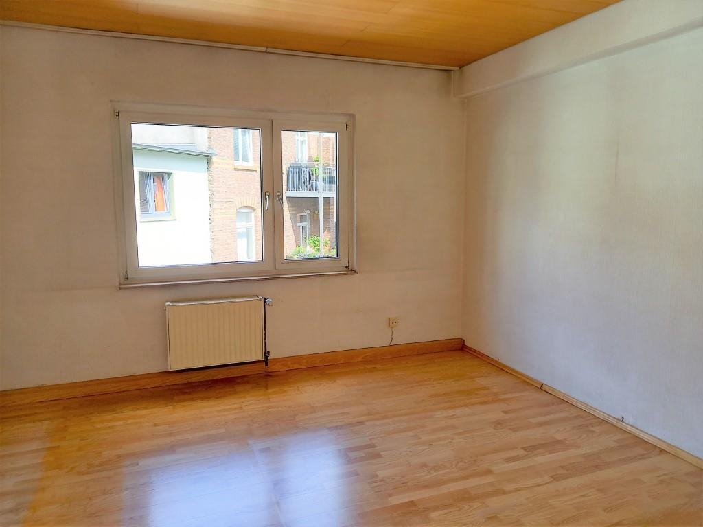 Schlafzimmer zum Hinterhof