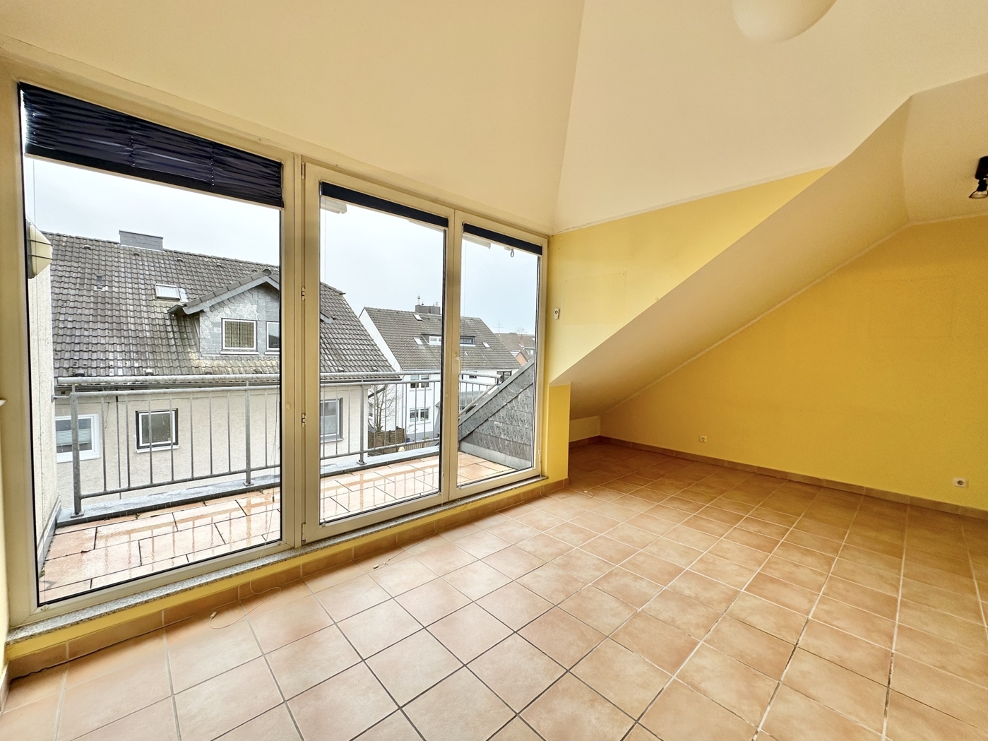 Arbeitszimmer mit Balkon