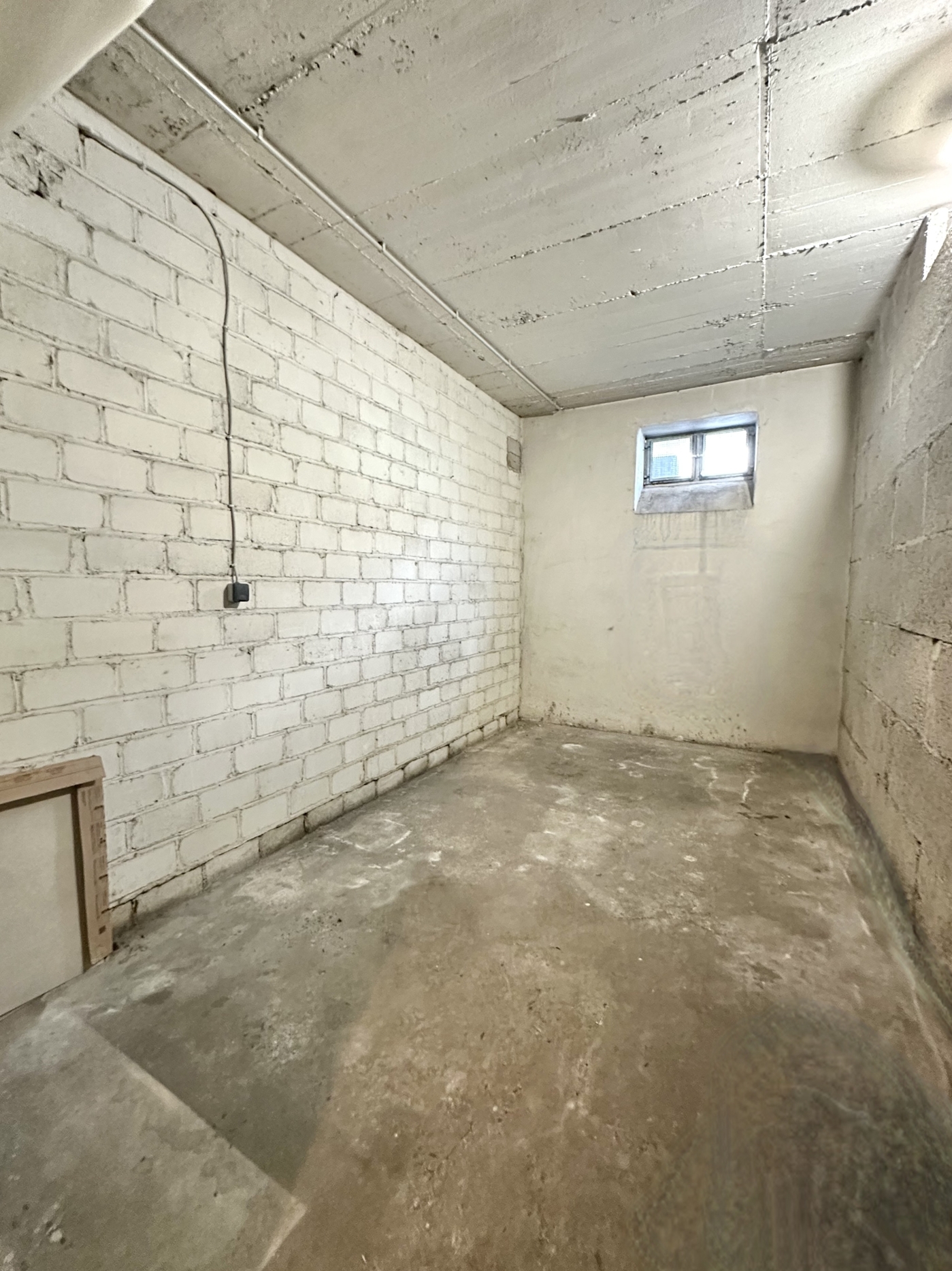 Keller zur Wohnung