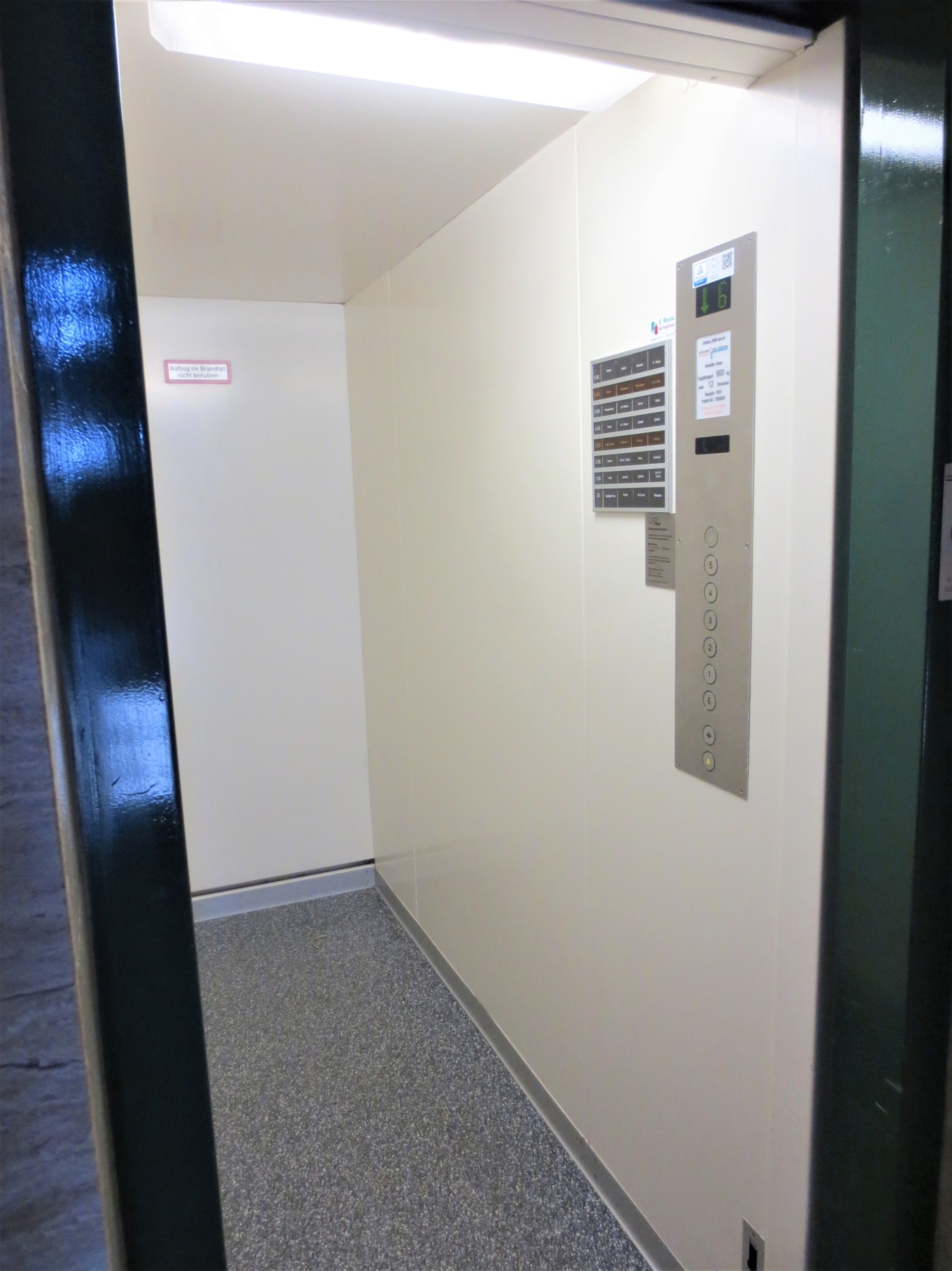 Aufzug zum 6.OG
