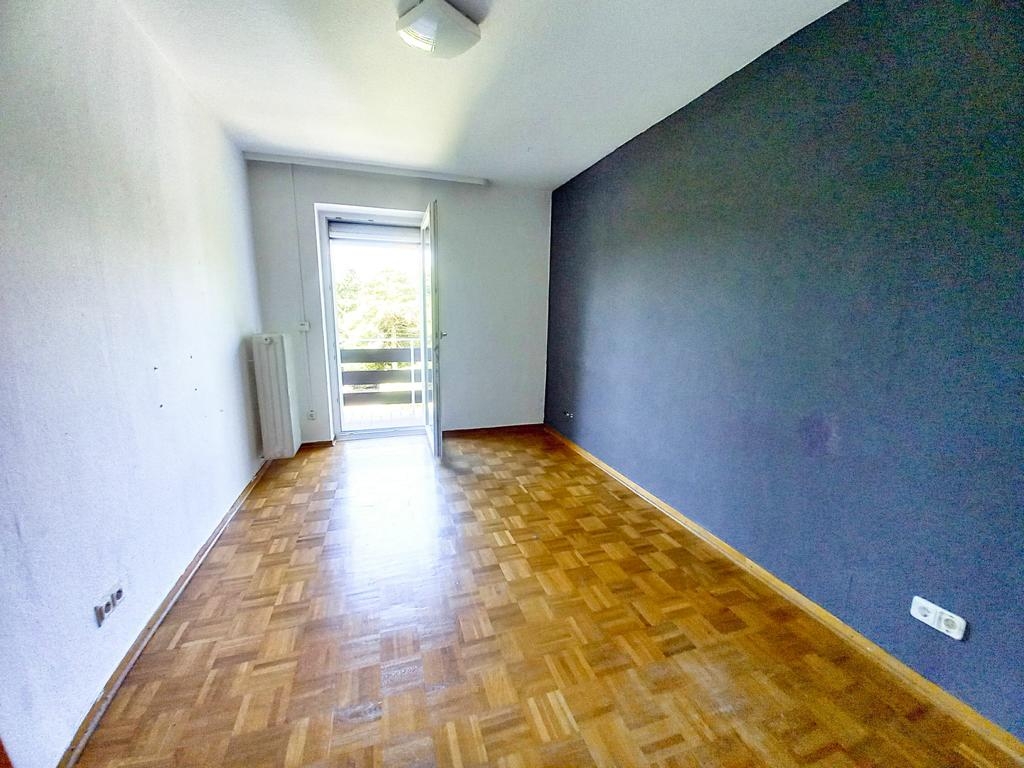 Kinderzimmer mit Balkonzugang