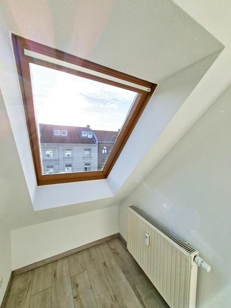 Großes Dachfenster mit Ausblick