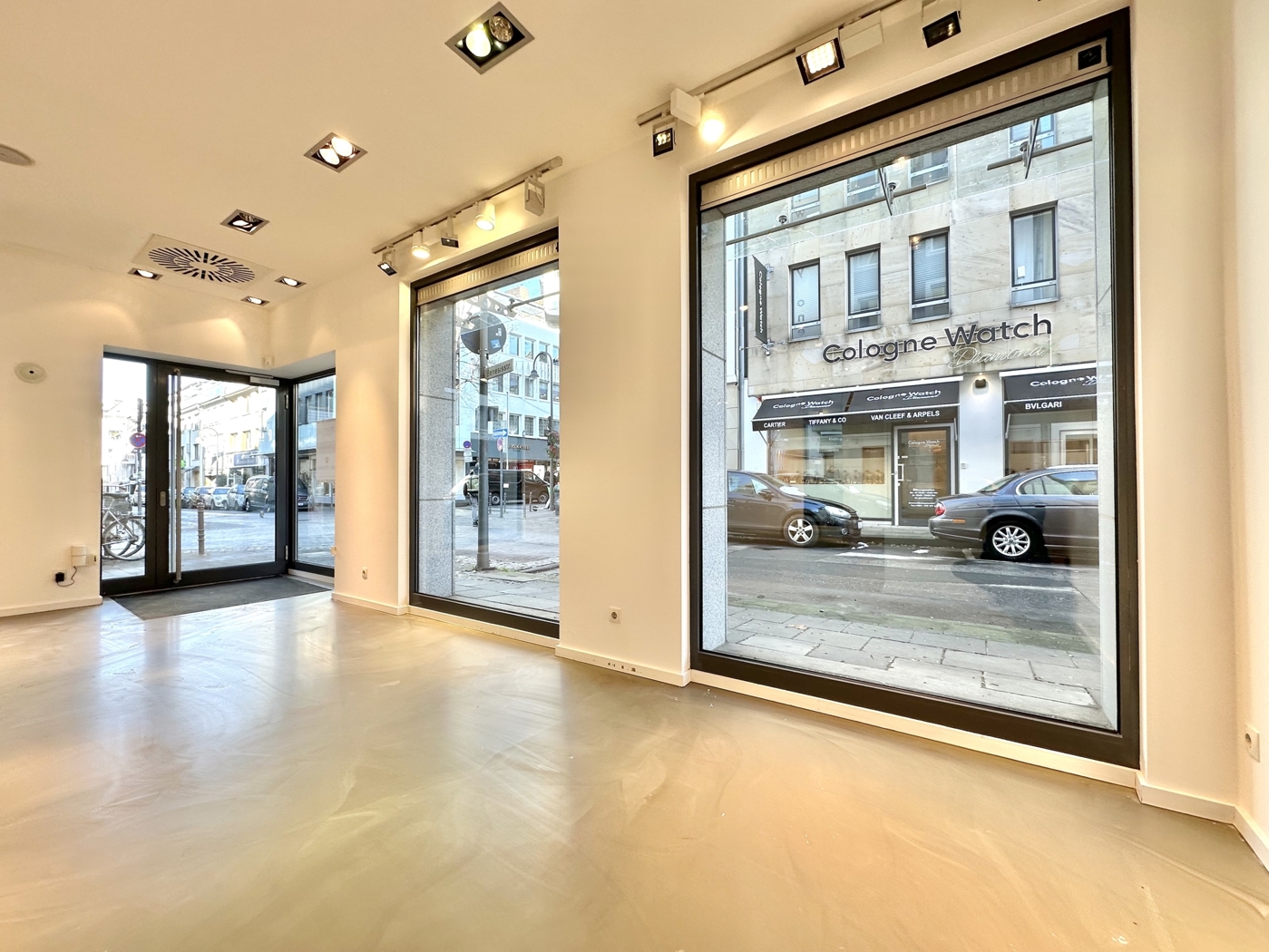 Riesen Schaufenster!