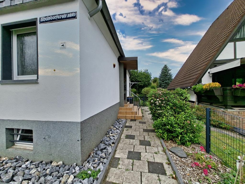 Seitlicher Zugang Haus