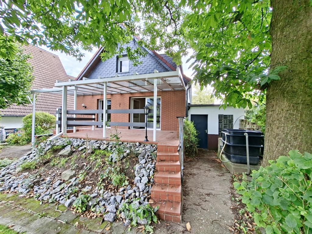 Zugang vom Garten zur Garage