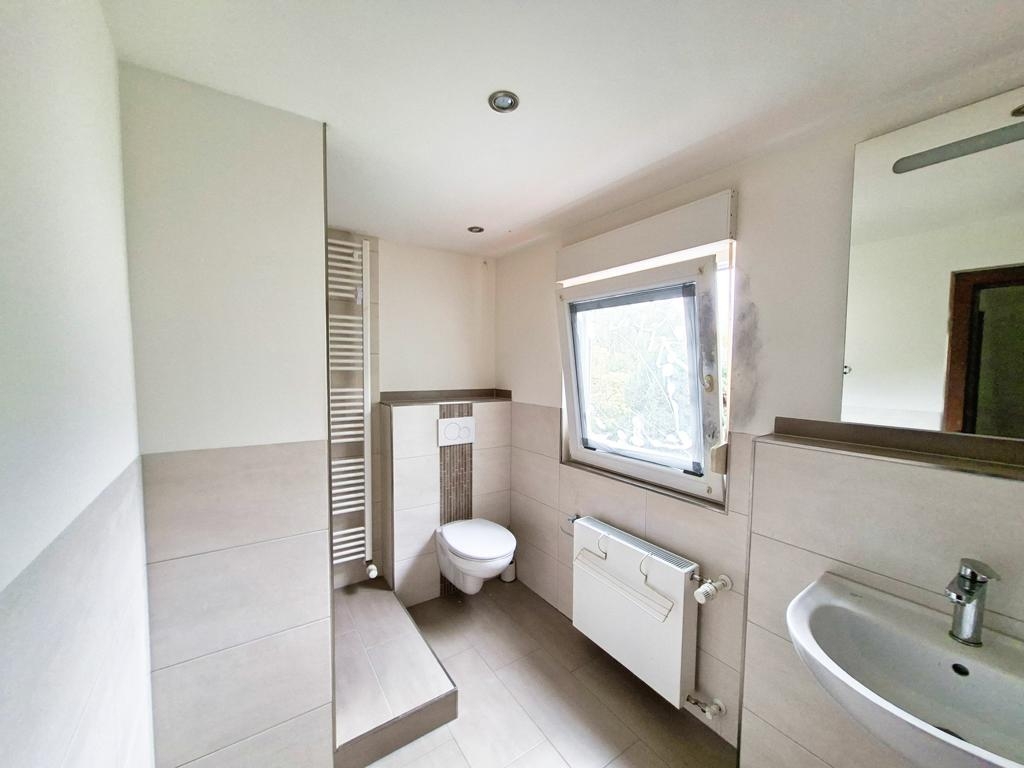 Neuwertiges Duschbad Dachgeschoss