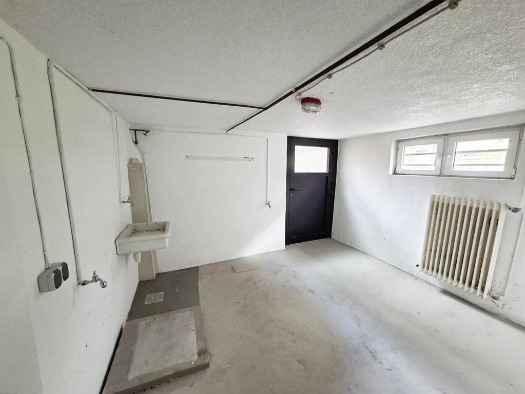 Waschkeller mit Zugang zum Garten