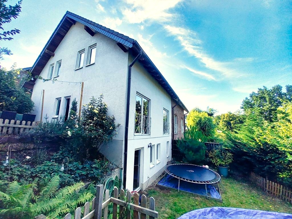 Rückansicht/Seitliche Ansicht/Hanglage