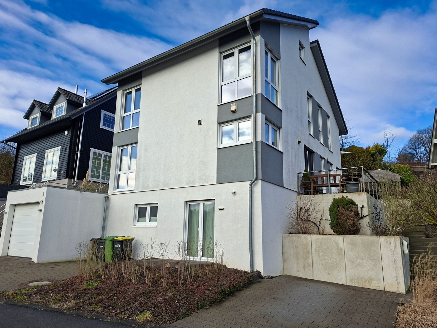 Seitenansicht/Garage/Untergeschoss