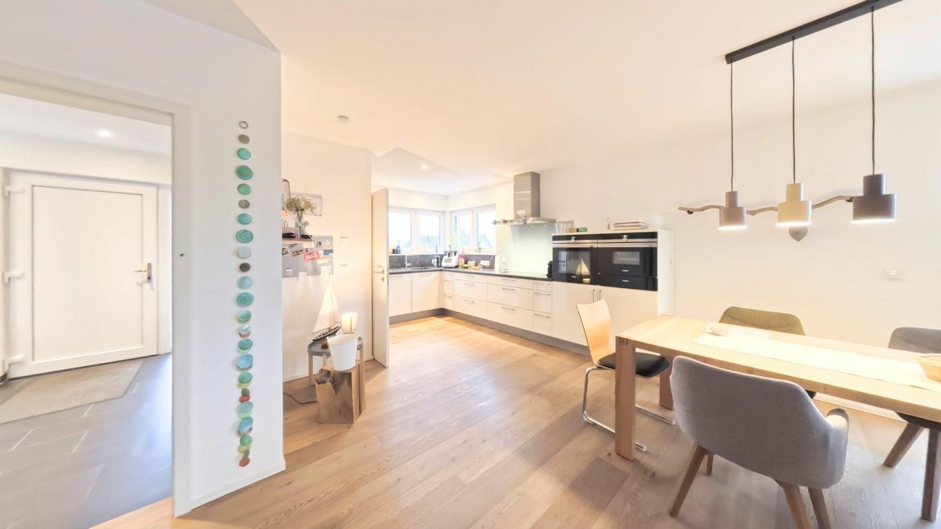 Offene Küche mit Essbereich