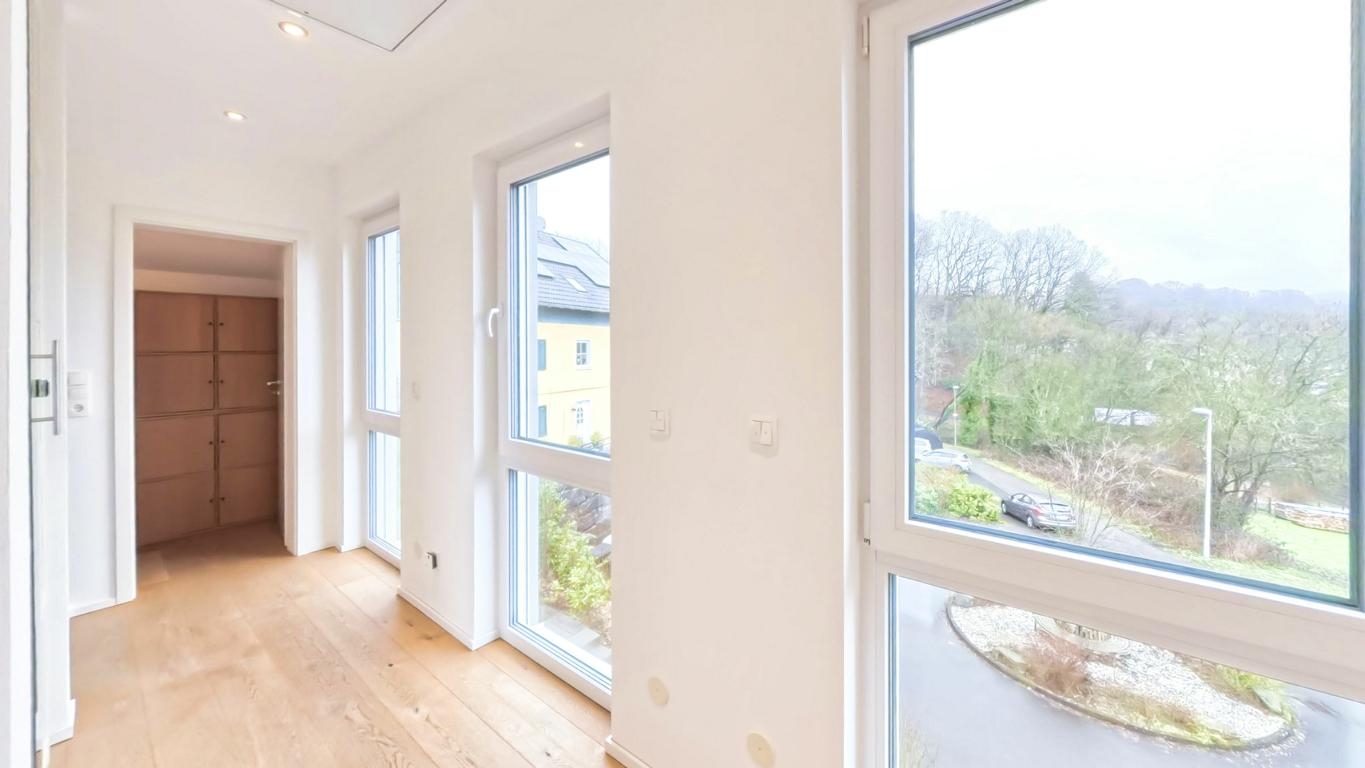 Diele mit bodentiefen Fenstern OG