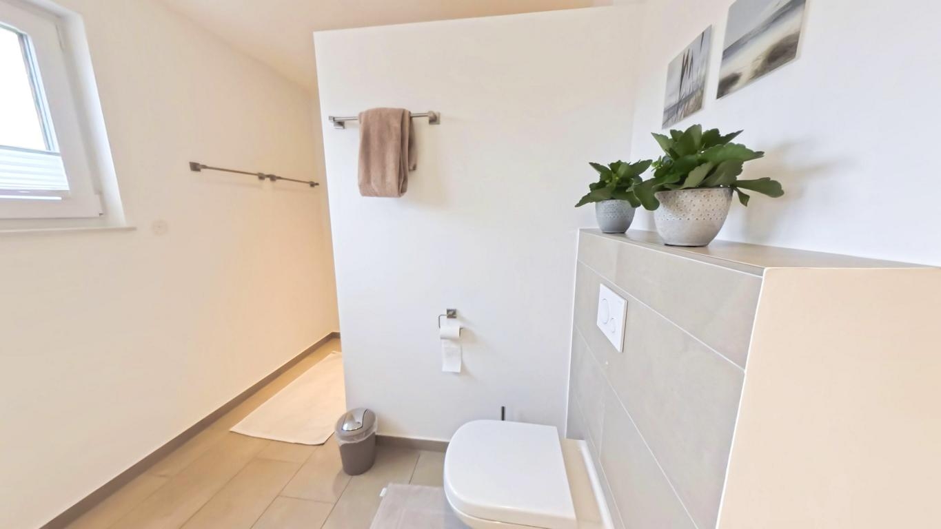 Duschbad mit Toilette UG