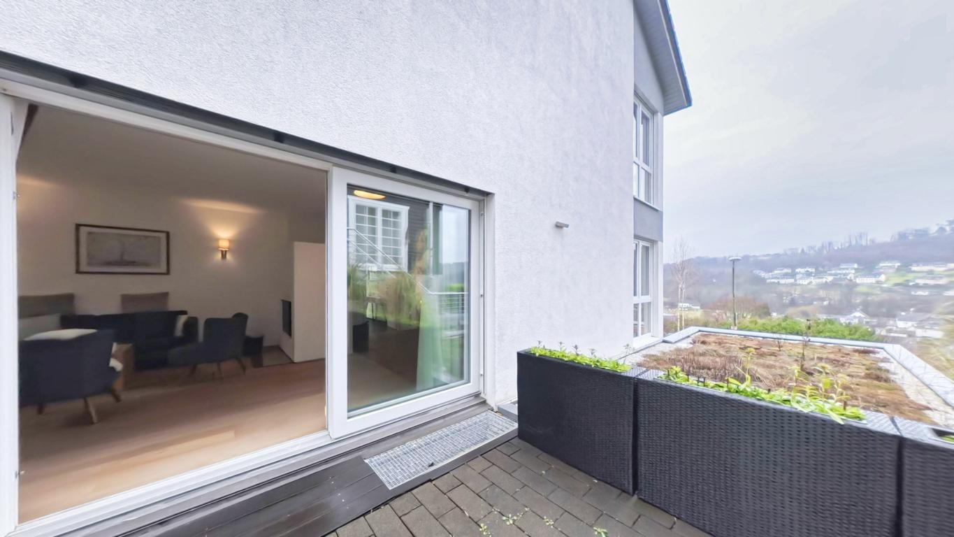 Terrasse vom Wohnzimmer mit Aussicht