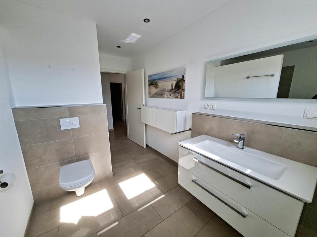 Modernes Duschbad Untergeschoss